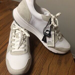 NEW W/Tags Men's  Banana Republic Sneakers  Size 10